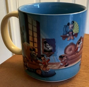 Vintage Mickey Mouse 10oz. Kaffeetasse Becher Through The Years 16 verschiedene Mickey! - Bild 1 von 6