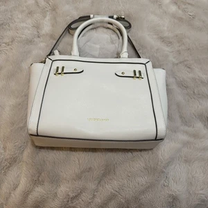 NUEVO CON ETIQUETAS Liz Claiborne Cartera Bolso de Mano Mini Esmoquin Crema Sobre el Hombro Cartera - Imagen 1 de 6