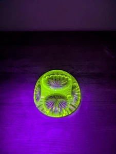 Webb Corbett Uranium Crystal Glass Paperweight No Box - Picture 1 of 15