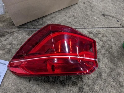 Lanterna traseira de passageiro com quarto de montagem compatível com 16-22 BMW X1 757166 - Imagem 1 de 3