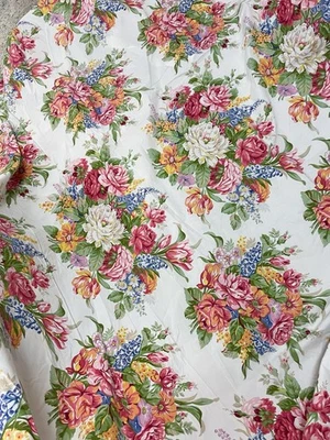 Ralph Lauren Melissa King Flat Sheet-Fabric 100% Cotton Big White Flower - Image 1 of 4