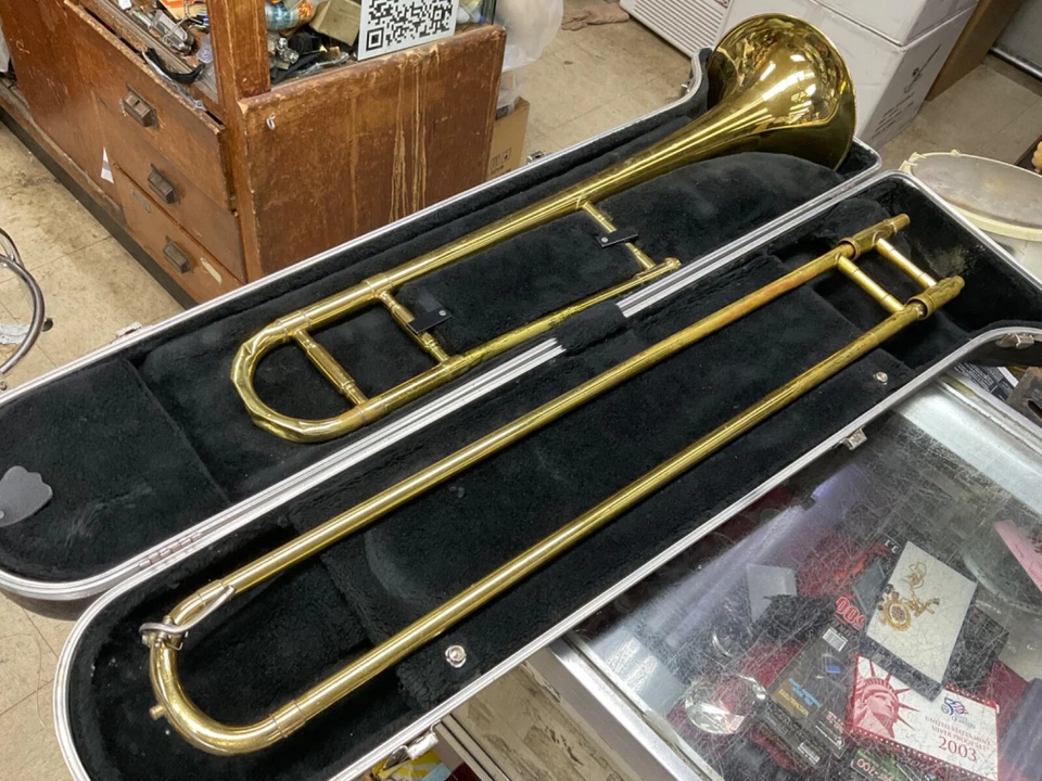 Estojo rígido vintage 1950 Holton por Leblanc TR602 TROMBONE - Imagem 1 de 4