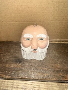 madera tallada santa ornamento vintage, firmado - Imagen 1 de 4