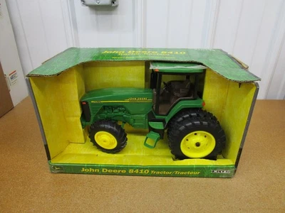 John Deere 8410 tractor cab duals MFWD ERTL 1/16 15061 box farm toy diecast Z - Image 1 of 4