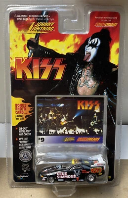 KISS Johnny Lightning Dragster Gene Simmons El Demonio Con Tarjeta #31 Sin Abrir Foto 1 de 2