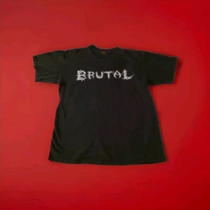T-shirt vintage anni 90 Brutal Band taglia L punk grindcore metal hardcore circonferenza petto 42" - Foto 1 di 5