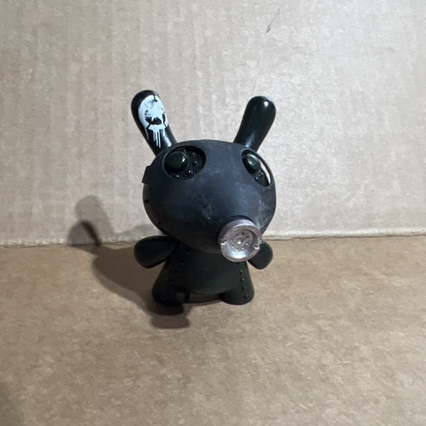Kidrobot 2011 Dunny Series DRILONE Gas Mask Black Mini Vinyl Figure Cover
