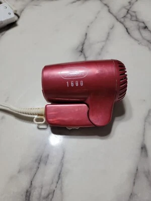 Mini secador de pelo Vidal Sassoon 1600 turbo 1600 vatios ideal para viajar Foto 1 de 4