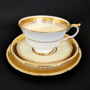 Aynsley Gold Cream Trio C1939 - Picture 1 of 16