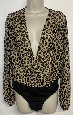 Nuevo con etiquetas Francesca’s Mi Ami Body Grande Estampado Animal Manga Larga Sobrepelliz Tanga  Foto 1 de 4