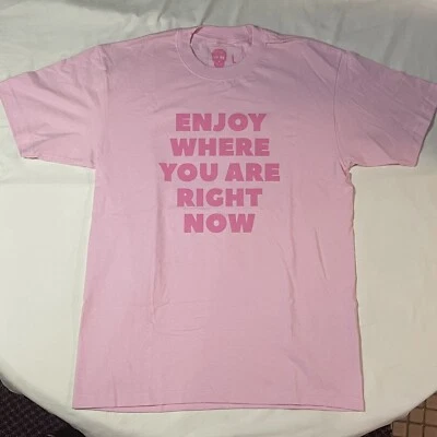 27 entradas para camiseta Club Coffee Machine Gun Kelly MGK Enjoy Mainstream Tour grande Foto 1 de 4