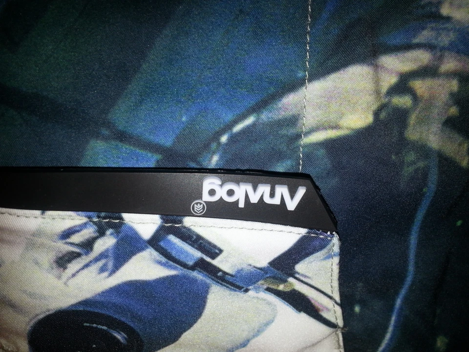 PANTALONES CORTOS ANALÓGICOS PARA HOMBRE TALLA 38 NUEVOS SIN ETIQUETAS Foto 1 de 1