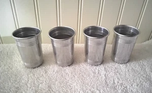 Vintage Aluminium Cocktail Shaker Companion Schnapsgläser (4) "schönes Design" - Bild 1 von 13