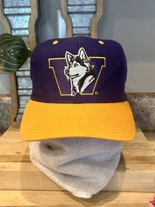 Sombrero SnapBack Vintage Logo 7 University Of Washington Huskies - Púrpura/Dorado Raro - Imagen 1 de 10