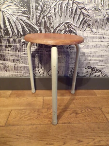 DREIBEIN HOCKER-WERKSTÄTTEN Jeans BEWIESEN-DESIGN 60-INDUSTRIELL - Bild 1 von 4