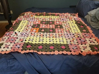 Cubierta de silla de cama acolchada vintage AMERICANA YoYo hecha a mano aprox 55x55 pulgadas Foto 1 de 4