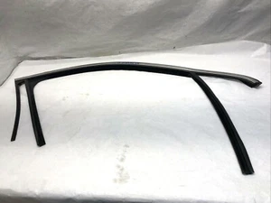 2015-2019  CHEVROLET MALIBU FRONT RIGHT  WINDOW UPPER  BELT MOLDING OEM - Picture 1 of 10