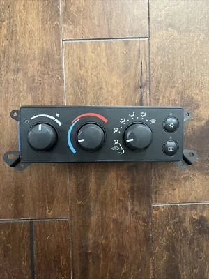Dodge Dakota 2005-2007 unidad de control de calefacción P/N: 55056394AC Foto 1 de 4