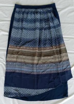 Falda de seda Diane Gilman talla grande envolvente sintética azules y marrones longitud midi fluida Foto 1 de 4