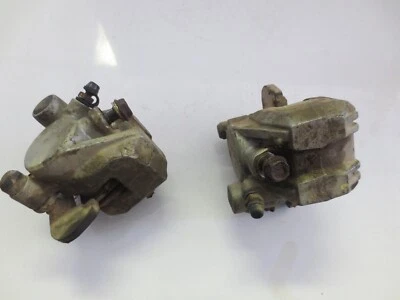 Kawasaki Prairie 360 2005 4x4 ATV usado OEM pinzas de freno delanteras izquierda derecha Foto 1 de 2