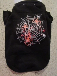 HALLOWEEN HAUSTIER LEUCHTENDES T-SHIRT BLINKENDE SPINNEN & NETZ KOSTÜM GRÖSSE: MEDIUM NEU MIT ETIKETT - Bild 1 von 7