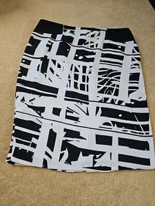 Basque Womens Size 12 Black & White Geometric Straight/Pencil Skirt - EUC - Picture 1 of 7