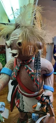 Poco común Kachina Toson Koyemsi, firmada, con TANTOS juguetes Foto 1 de 4