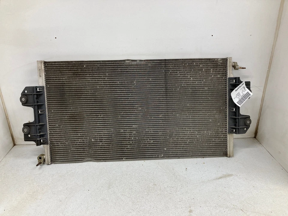 16 CHEVY EXPRESS 3500 Condenser - Image 1 of 1