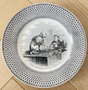 Assiette Parlante en faïence Creil Le Chien Munito Dominos Chien Savant XIXe - Picture 1 of 2