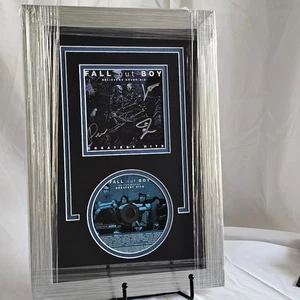 Fall Out Boy Band signed Believers Never Die CD handsigniert JSA zertifiziert gerahmt - Bild 1 von 3
