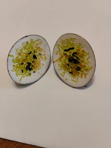 Pendientes de confeti de metal esmaltado de colección con rosca trasera - Imagen 1 de 4