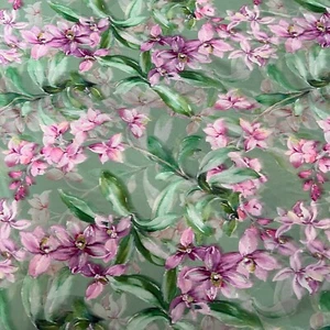 100% Pure Silk 15 momme Crepe Silk Fabric Green Floral 55" wide 1 meter XX183 - Picture 1 of 4