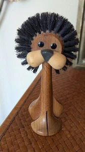 MCM Teak Wood Lion Brush Laurids Lonborg Unmarked 7" Tall Unused - Picture 1 of 7