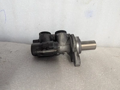 Master Cylinder 2015 Nissan Versa Note SV 1.6L - Изображение 1 из 4