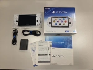 Sony PS Vita PCH-2000ZA22 1GB Handheld-Konsole - Glacier White mit EXTRAS! (GEBRAUCHT) - Bild 1 von 10