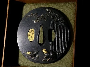 Edo Eisen Tsuba - Meisterwerk mit Hahnpaar Motiv - Feingold Inlay - Mumei - Bild 1 von 8