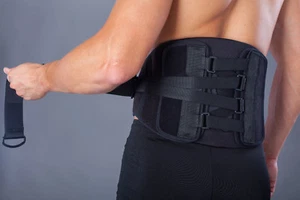Robuste Rückenbandage, Rückenstütze, Lumbalbandage aus Neopren, Rückenstützgurt - Bild 1 von 7
