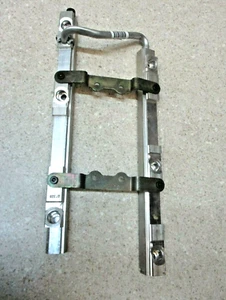 New Genuine Fuel Injector Rail for Various GM 3.1L, 3.4L V6 Eng Code J Engines - Bild 1 von 3
