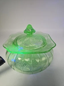 Jeannette Adam Green Uraimum Depression Glass Candy Jar Dish W Lid 1932-34 READ - Picture 1 of 14
