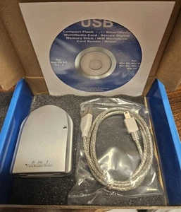 $40 USB DTA SERIES MULTIPLE-SLOT FLASH CARD READER/WRITER - BRAND NEW IN BOX! - Afbeelding 1 van 5