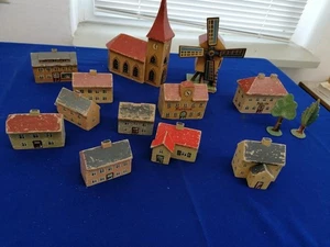G6039) alt  Spielzeug mit Militär Stempel : Häuser Kirche Konvolut  - Bild 1 von 11
