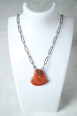 Protector Amuleto Inoxidable Cadena Con Corazón Maxi Piedra Natural Roja Acero  Foto 1 de 4