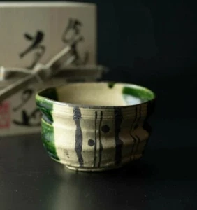 Mino yaki ware Pottery Japanese Matcha Tea Bowl Chawan Eoribe Green 450ml Japan - Picture 1 of 7