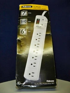 NEW Fellowes CRC99004 Surge Protector 7 Outlets 6' Cord 840 840 Joules - Picture 1 of 1