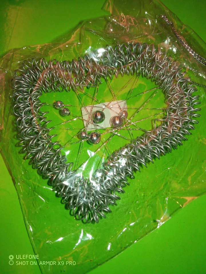 PALLINA ADDOBBO ALBERO DI NATALE IN FILO METAL DECORAZIONE ARGENTO SOGGETTO A - Immagine 1 di 1