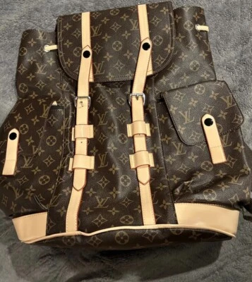 Mochila da moda grande - Imagem 1 de 4