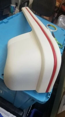 Chevy y Pontiac A35 Wagon L.H. 1985 Extensión parachoques trasero G.M.#14086371 Foto 1 de 4