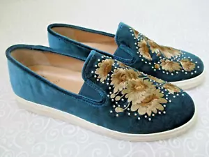 SNEAKERS VINCE CAMUTO BRANDIA PAVONE RICAMATO VELLUTO TAGLIA 11M - NUOVE - Foto 1 di 4