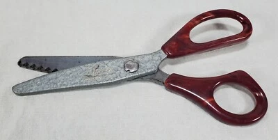 Vintage LINCOLN Pinking Shears Zig Zag Fabric Scissors Made in USA  - Image 1 of 4
