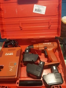 HILTI SB10 PROFI-Akkubohrschrauber.Neue Akkus. 95,00 € - Bild 1 von 8